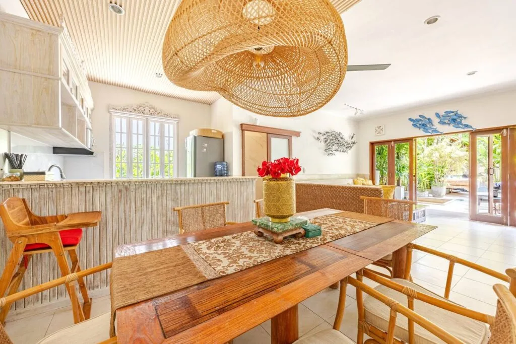 Salle a manger villa carissa bali