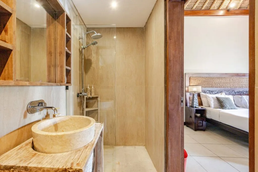 Villa carissa bali bathroom 2